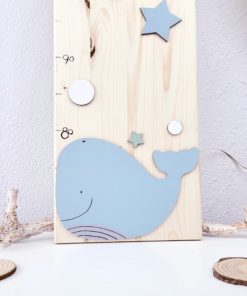 Kindermesslatte aus Holz personalisiert und handbemalt Wal