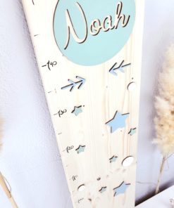 Kindermesslatte aus Holz personalisiert und handbemalt Wal