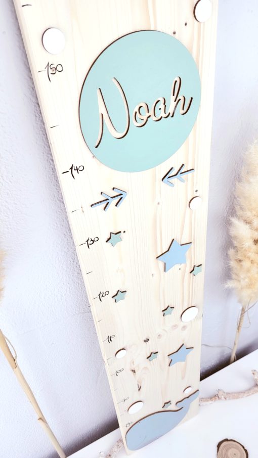 Kindermesslatte aus Holz personalisiert und handbemalt Wal