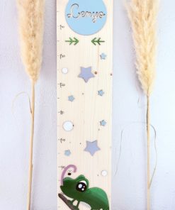 Chamäleon Messlatte aus Holz für Kinder personalisiert