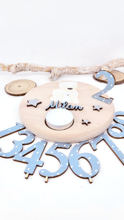 Geburtstagsteller aus Holz, personalisiert und handbemalt mit Zahlen